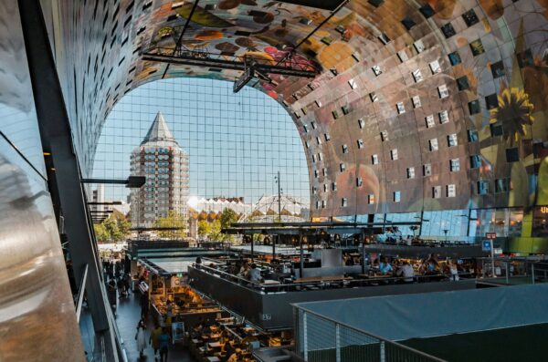 Markthal + kubuswoningen in Rotterdam